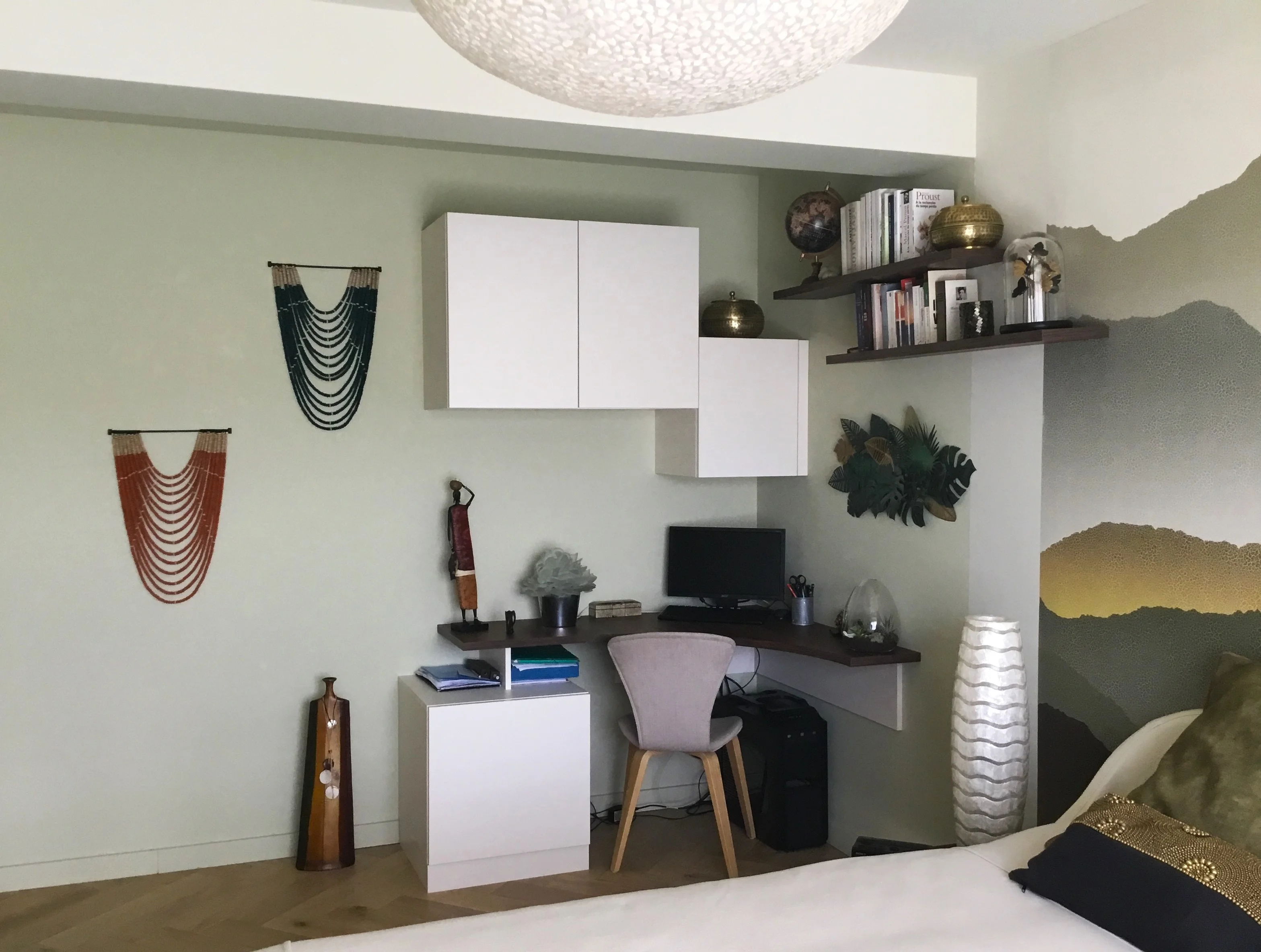Bureau design