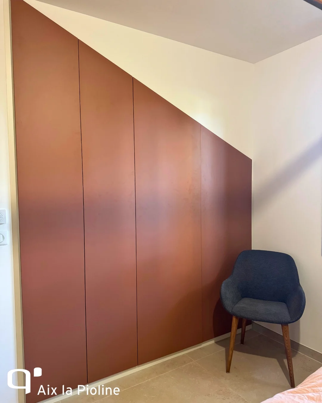 Dressing sous pente sur mesure optimisé à Aix En Provence