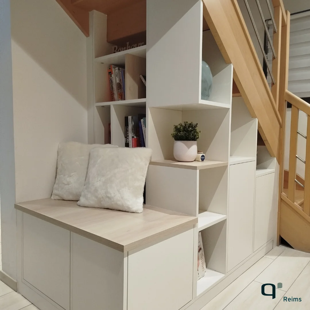 [Réalisation Quadro Reims Tinqueux] L'optimisation parfaite d'un sous-escalier grâce au sur-mesure Quadro.
