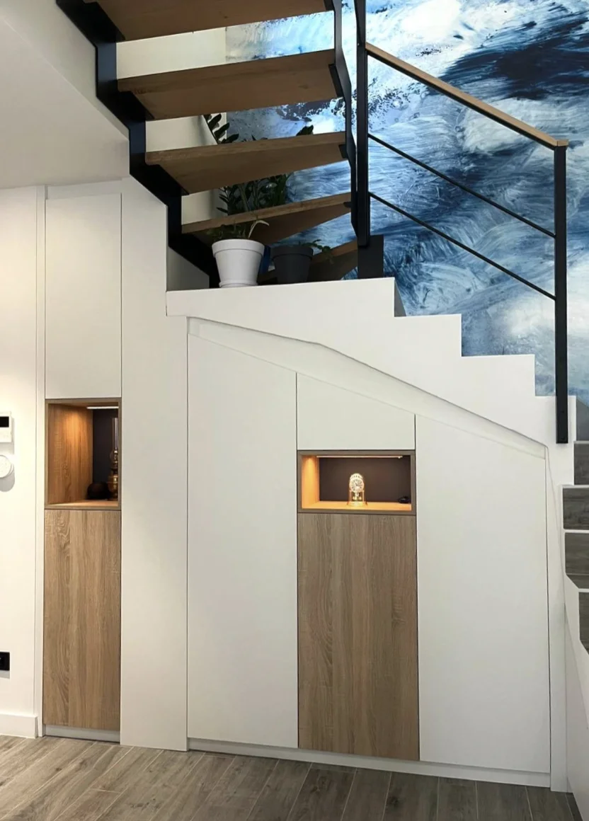 COMMENT EXPLOITER PLEINEMENT UN ESPACE SOUS ESCALIER ?
