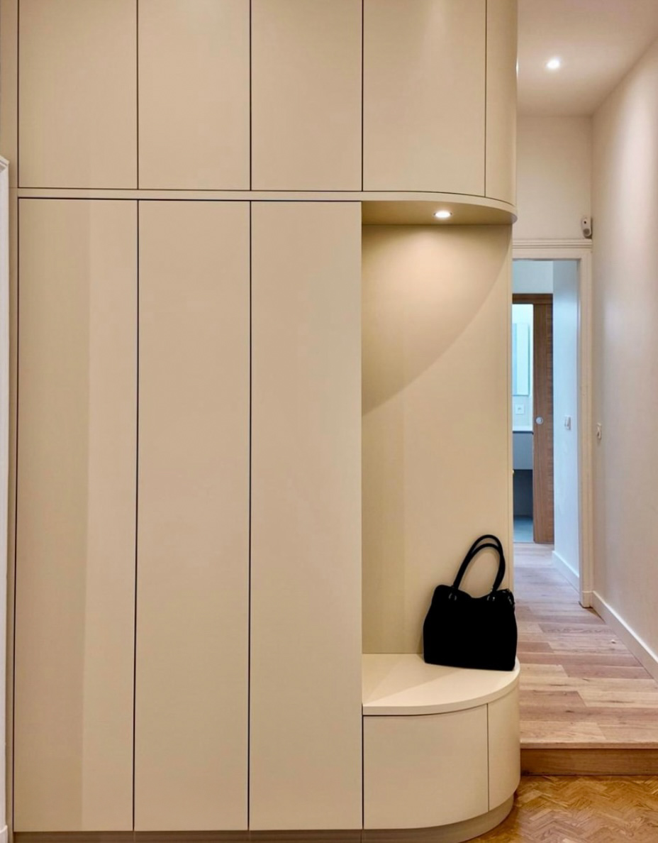 QUEL MEUBLE D'ENTRÉE SUR MESURE CHOISIR POUR DONNER DU CARACTÈRE À SA MAISON ?