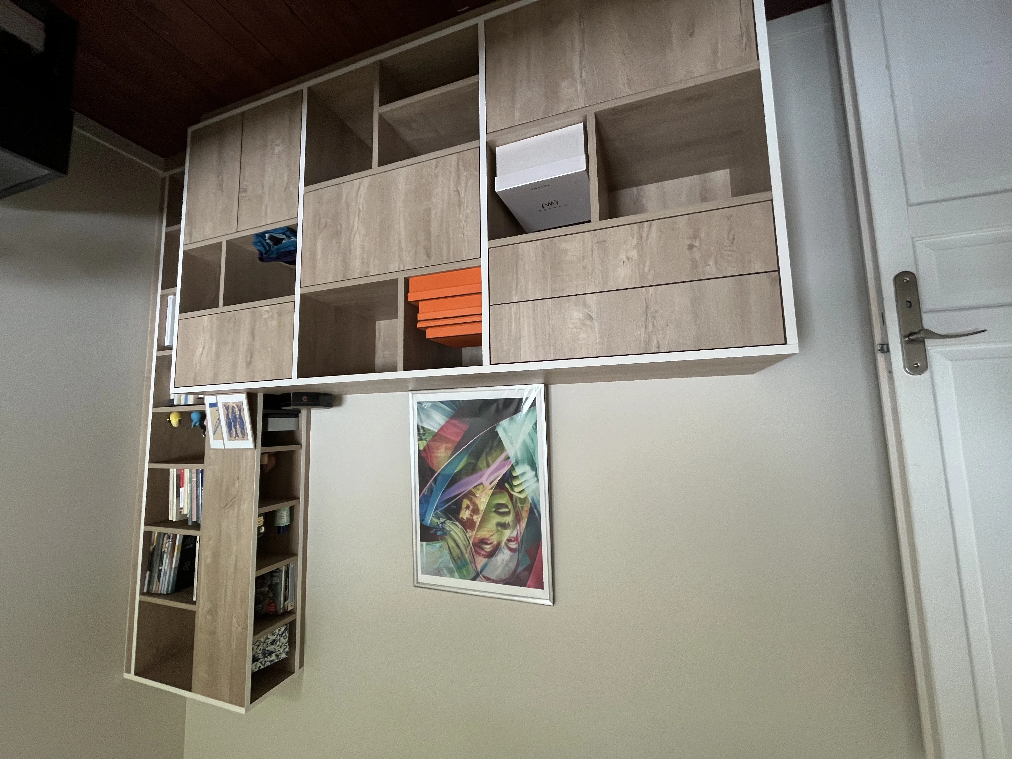 Commode et bibliothèque
