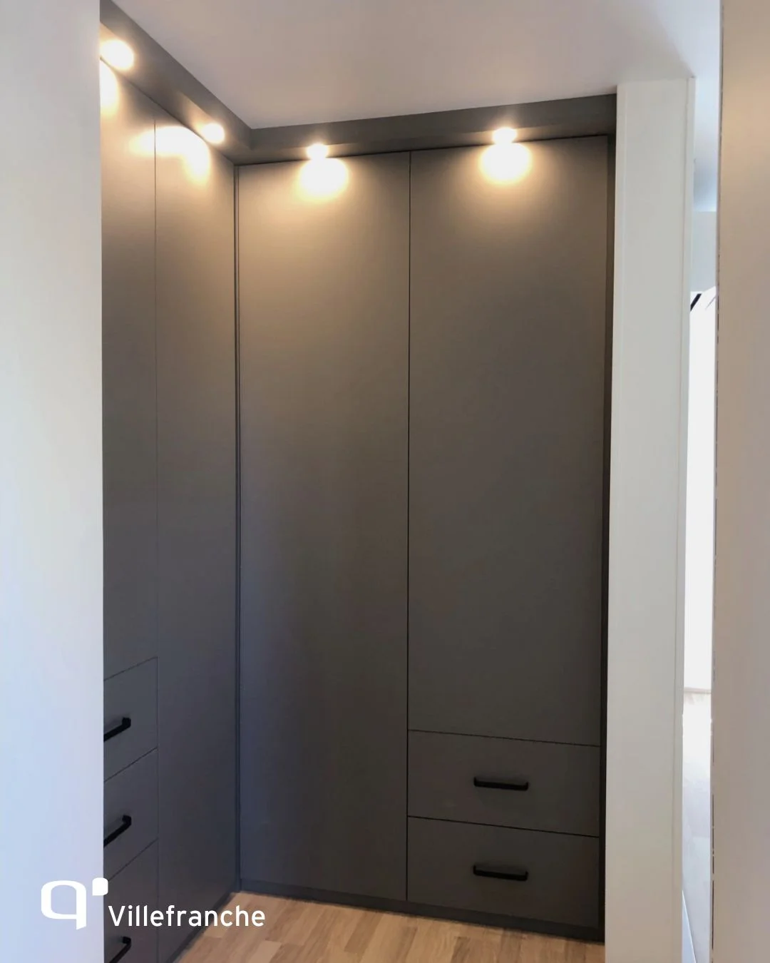 👔 Un dressing élégant et fonctionnel à Limas ✨