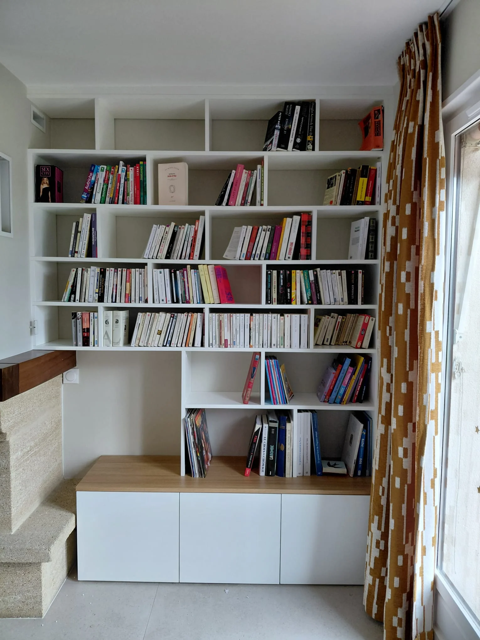 Bibliothèque encastrée