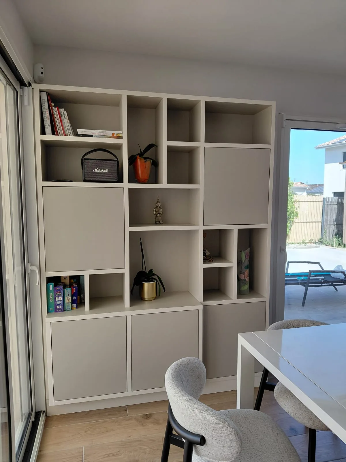 Bibliothèque avec jeu de profondeur