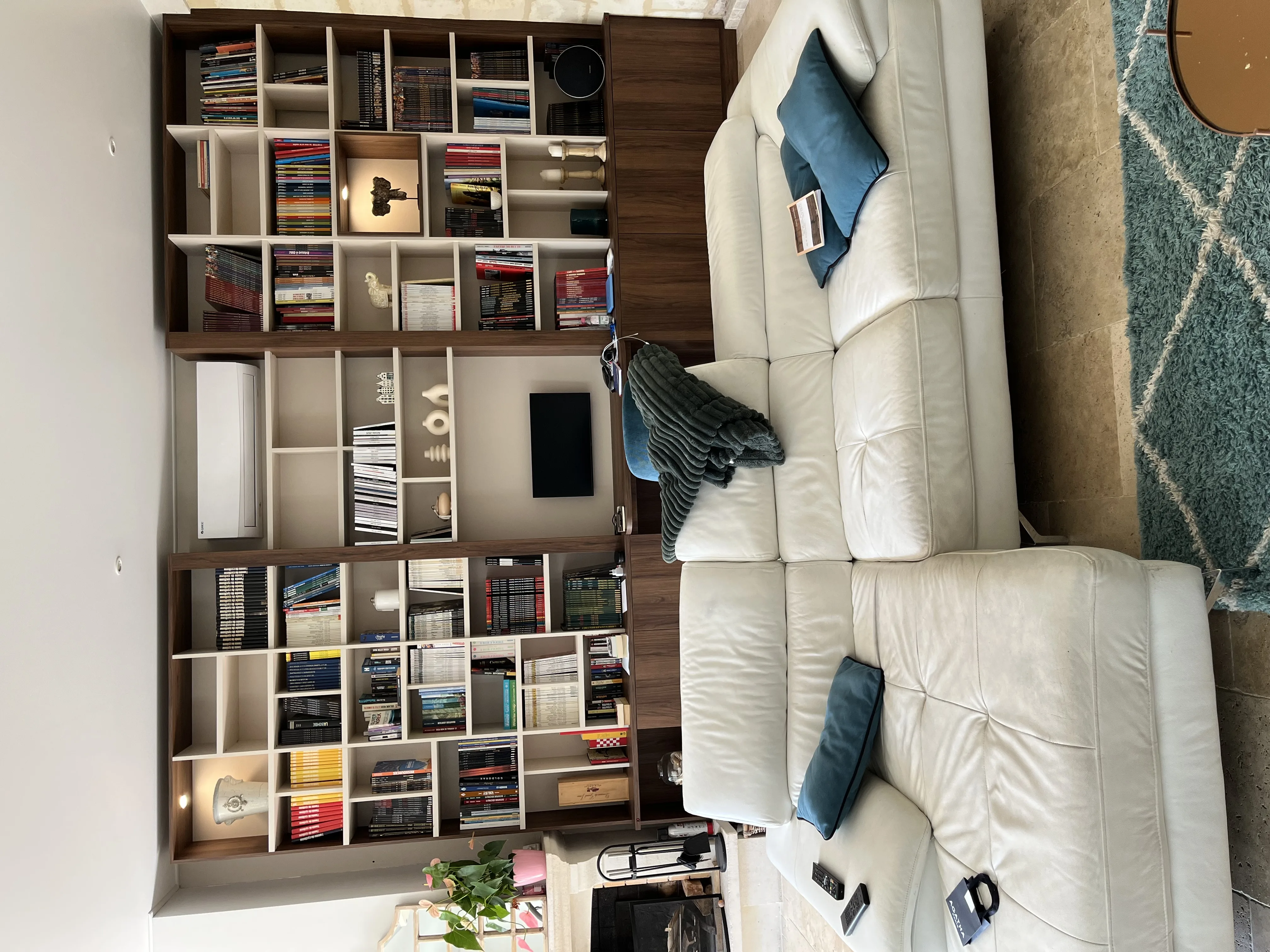Bibliothèque toute hauteur