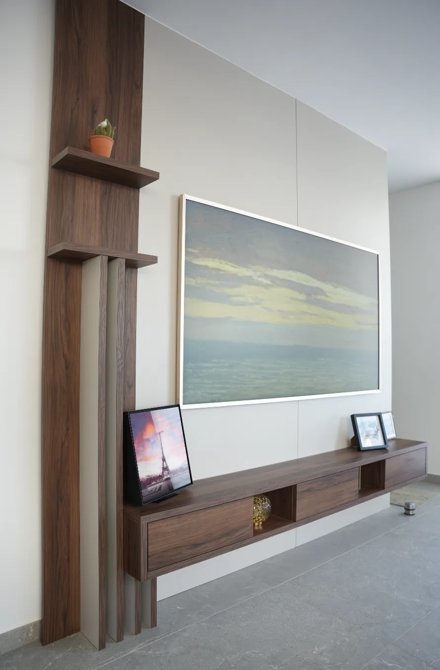 TRANSFORMER UN MEUBLE TV EN VÉRITABLE COMPOSITION DÉCORATIVE ?